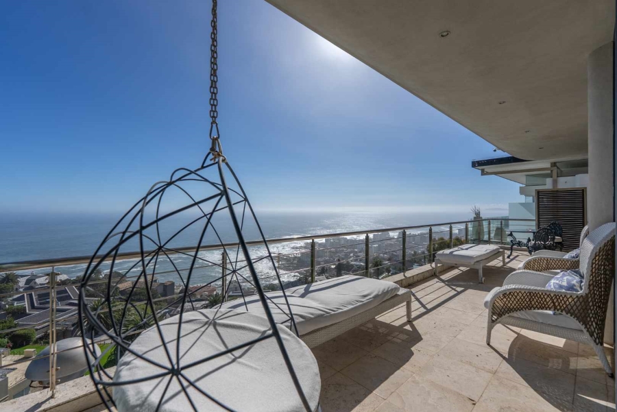 8 Bedroom Property for Sale in Bantry Bay Western Cape